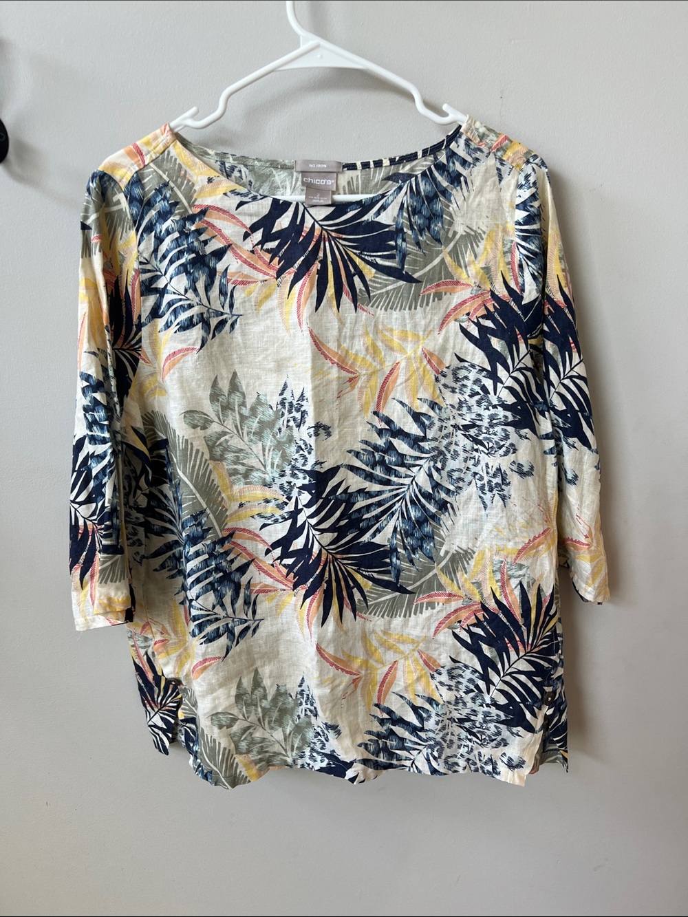 Chico's 100% Linen Tropical Leaf Print Blouse